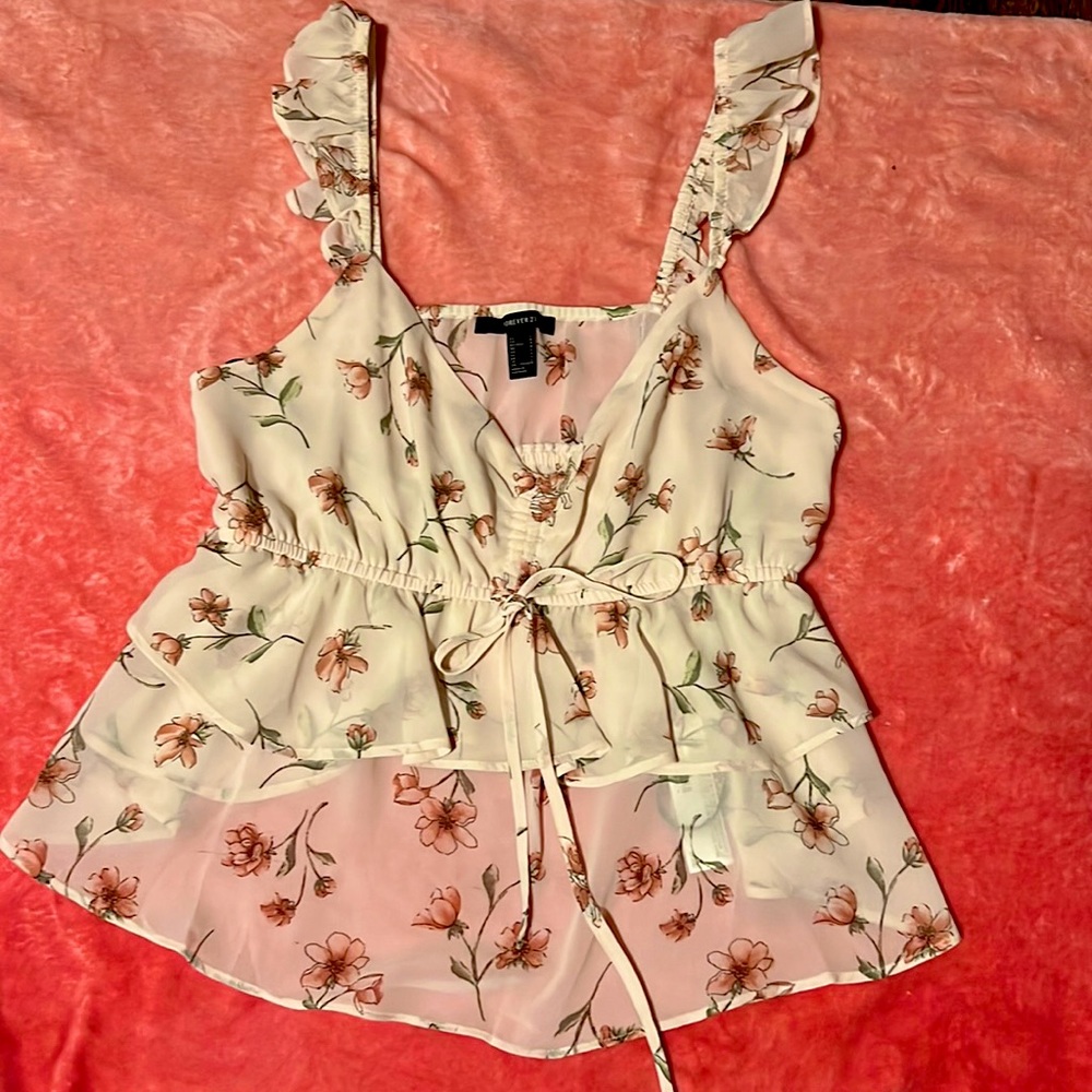 Super cute and light. Perfect for spring/summer